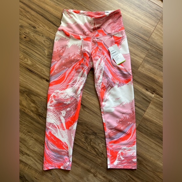 Old Navy Pants - Old Navy Powersoft crop legging